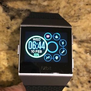 Fitbit Ionic 10/10 condition